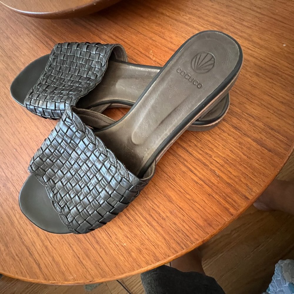 Coclio black woven leather slides size 8